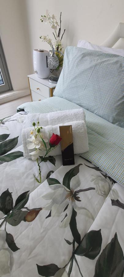 Paranaque City Jn Condotel The Azure Urban Resort Residences المظهر الخارجي الصورة